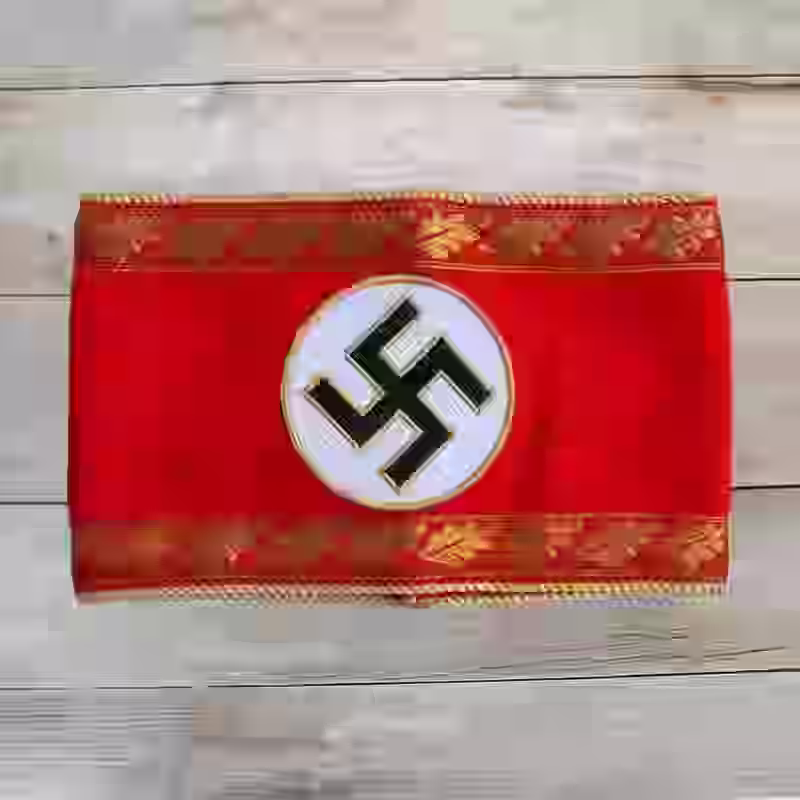 NSDAP Kreisleiter District Leader Armband NSDAP Kreisleiter District Leader Armband – Premium Replica, made of Red wool with hand-embroidered gold thread oak leaves