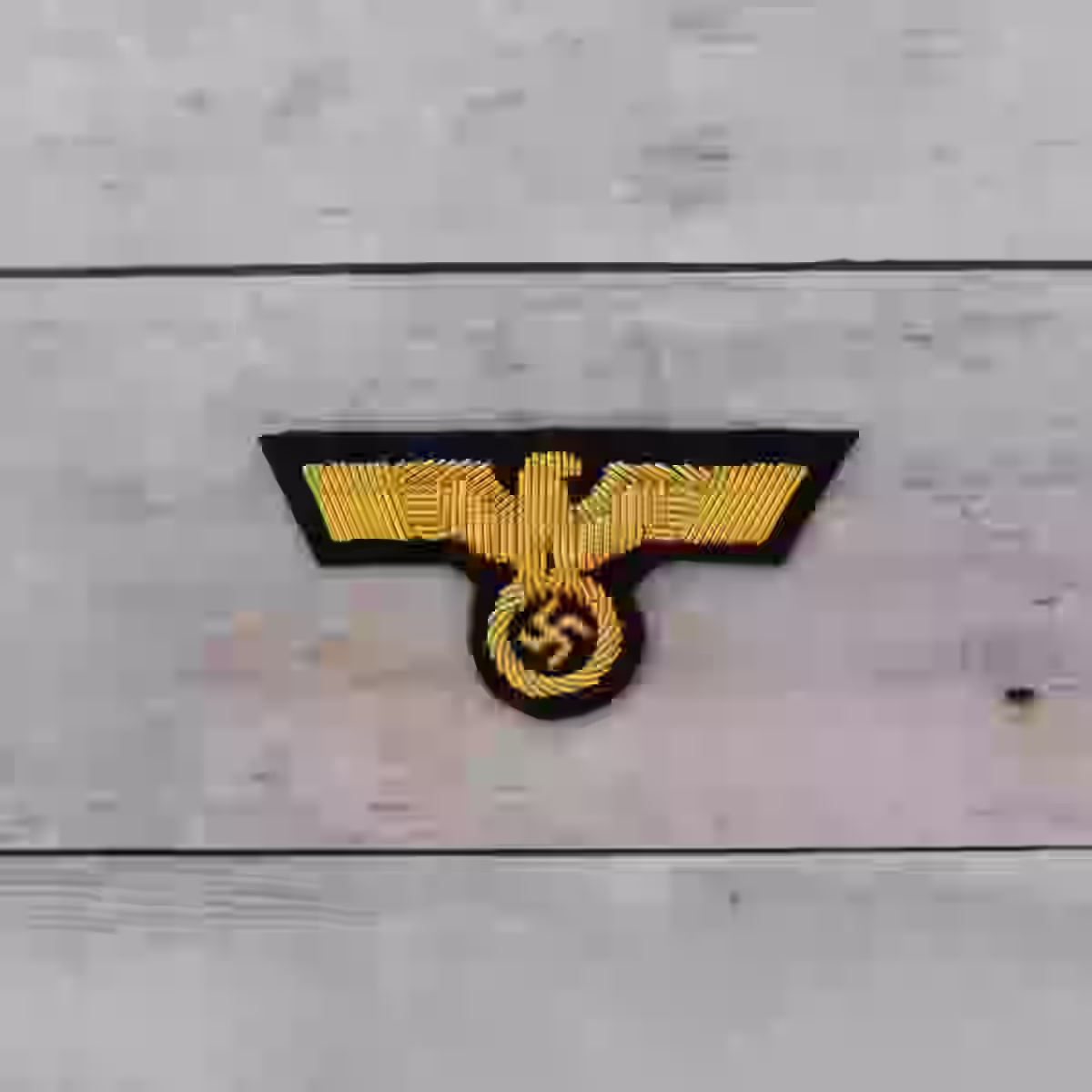 Wehrmacht Army Officer's Hand Embroidered Gold Cap Eagle Wehrmacht Army Officer's Hand Embroidered Gold Cap Eagle – Premium Replica, made of Hand-embroidered gold aluminum wire eagle on black wool background
