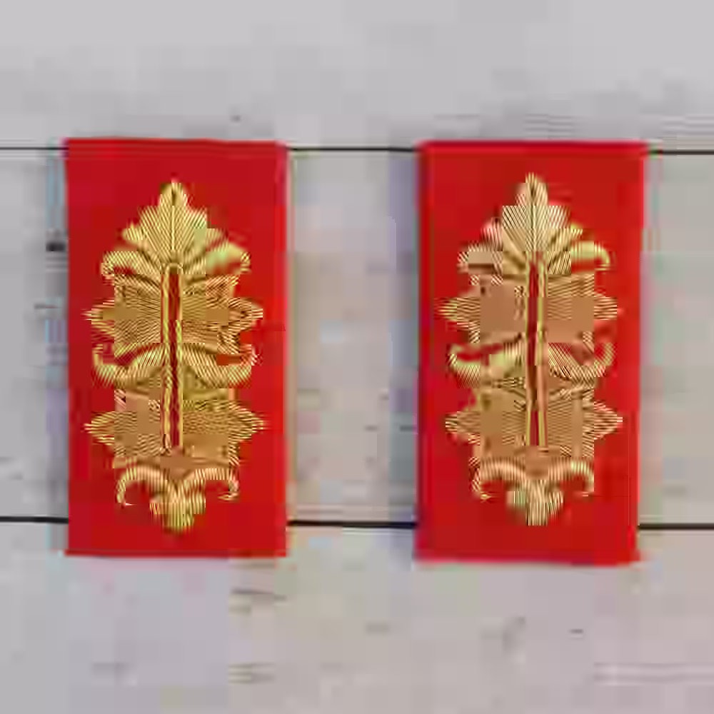 Waffenrock Wehrmacht General's Cuff Tabs Waffenrock Wehrmacht General's Cuff Tabs – Premium Replica, made of Hand-embroidered gold thread on red wool background