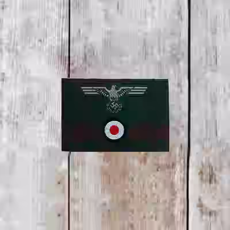Gebirgsjäger Enlisted Men's Silk Woven Cap Insignia Gebirgsjäger Enlisted Men's Silk Woven Cap Insignia – Premium Replica, made of Dark green silk with woven mouse-grey eagle