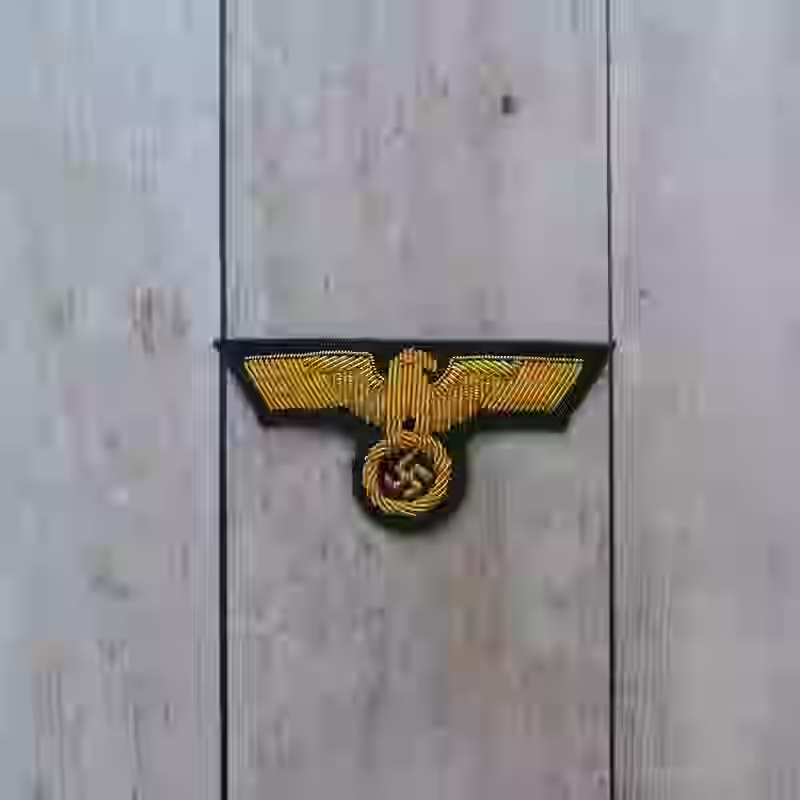 Wehrmacht Army Generals Hand Embroidered Cap Eagle Wehrmacht Army Generals Hand Embroidered Cap Eagle – Premium Replica, made of Dark green wool with hand-embroidered gold aluminum wire